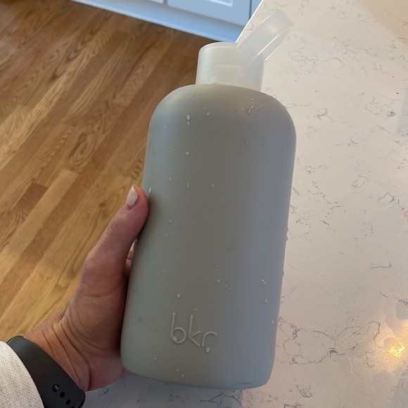 BKR Glass Water Bottle, Gray , 24 Oz hydration - Picture 2 of 2